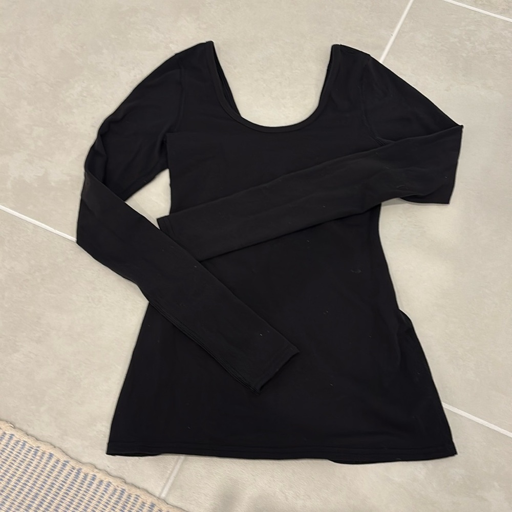 Lululemon fitted scoop neck long sleeve